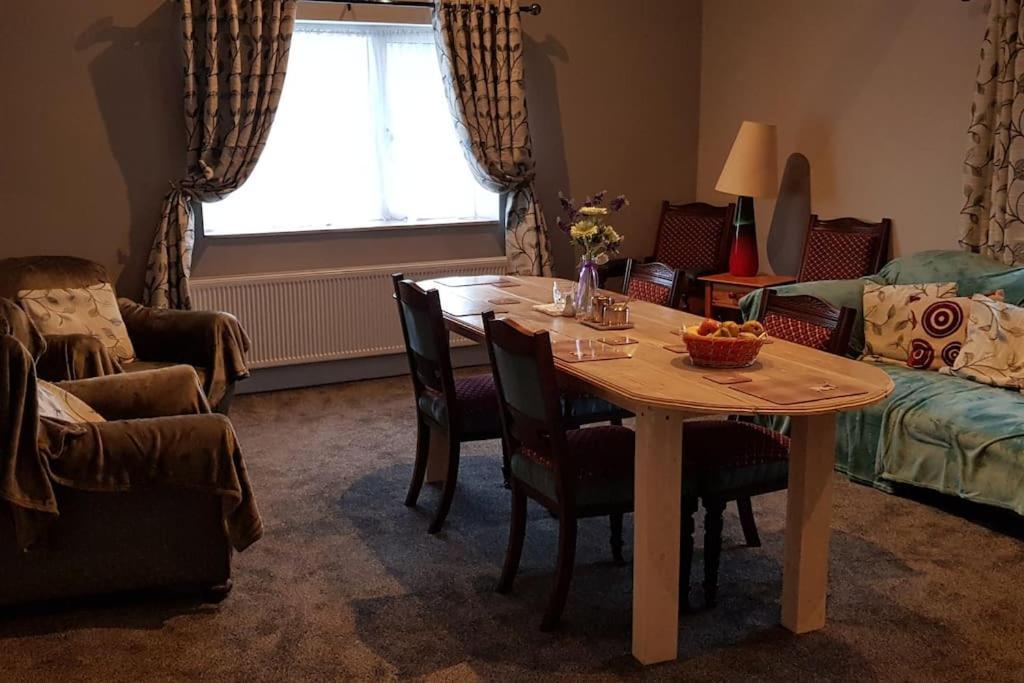 Central House Shillelagh Dış mekan fotoğraf