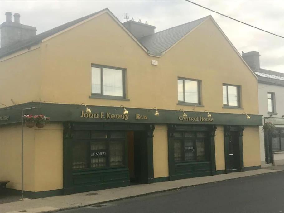 Central House Shillelagh Dış mekan fotoğraf